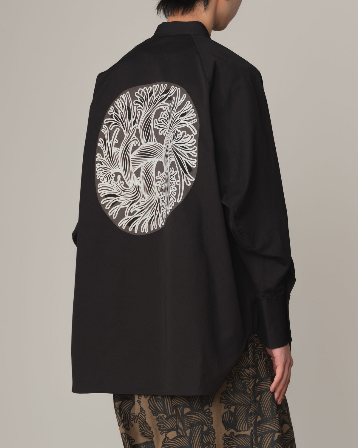 Shirt 988R- Cotton79% Linen21%- Cutout Rope Print- Oval Print- Black