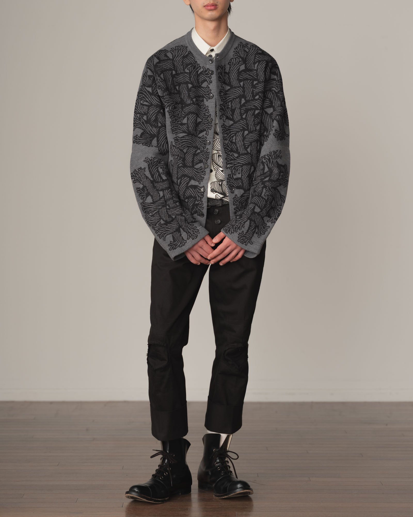 Knit Cardigan 203K- Wool100% Jacquard Knit- 203K Rope- Light Grey