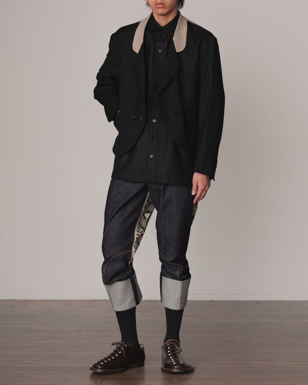 Shirt 988R- Wool100% Pin Stripe- Lilly Print- Black