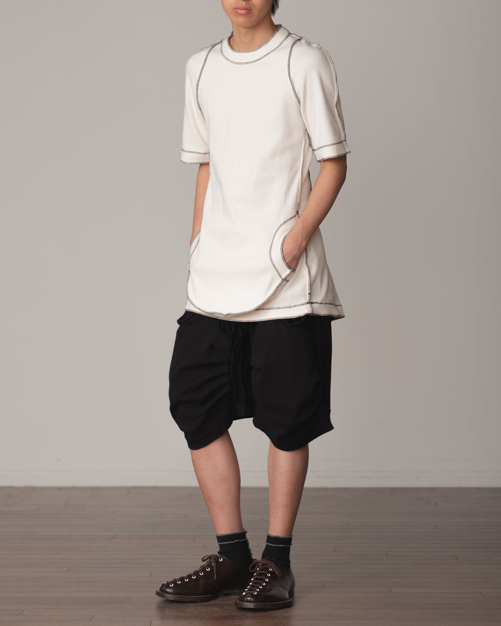 Tshirt 96 Short Sleeve- Cotton100% Rib- Black Stitch- Pocket- Ivory