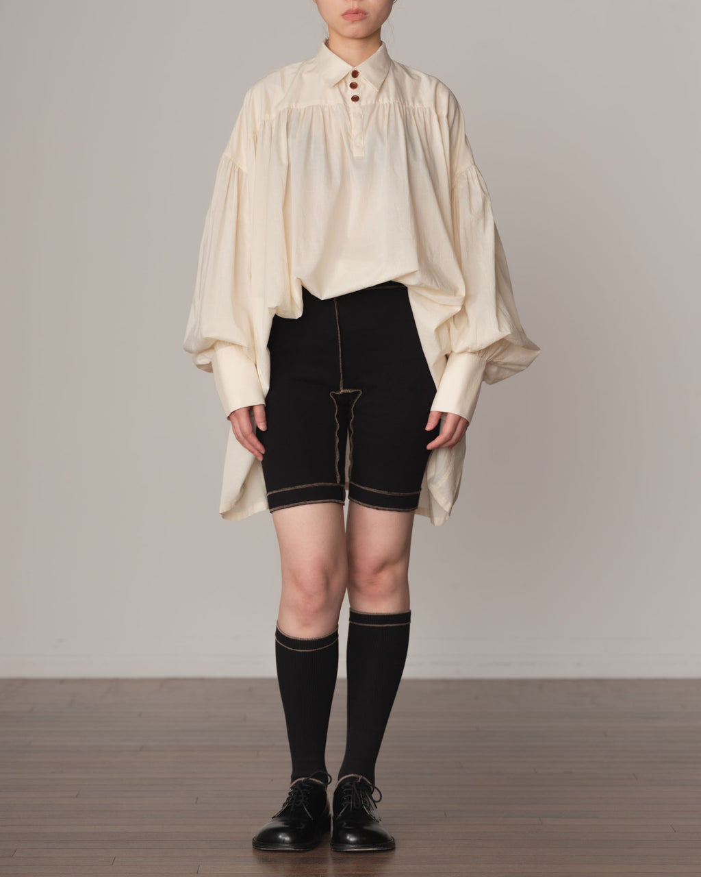 Trousers 84C Short- Cotton100% Span- Beige Stitch- Black