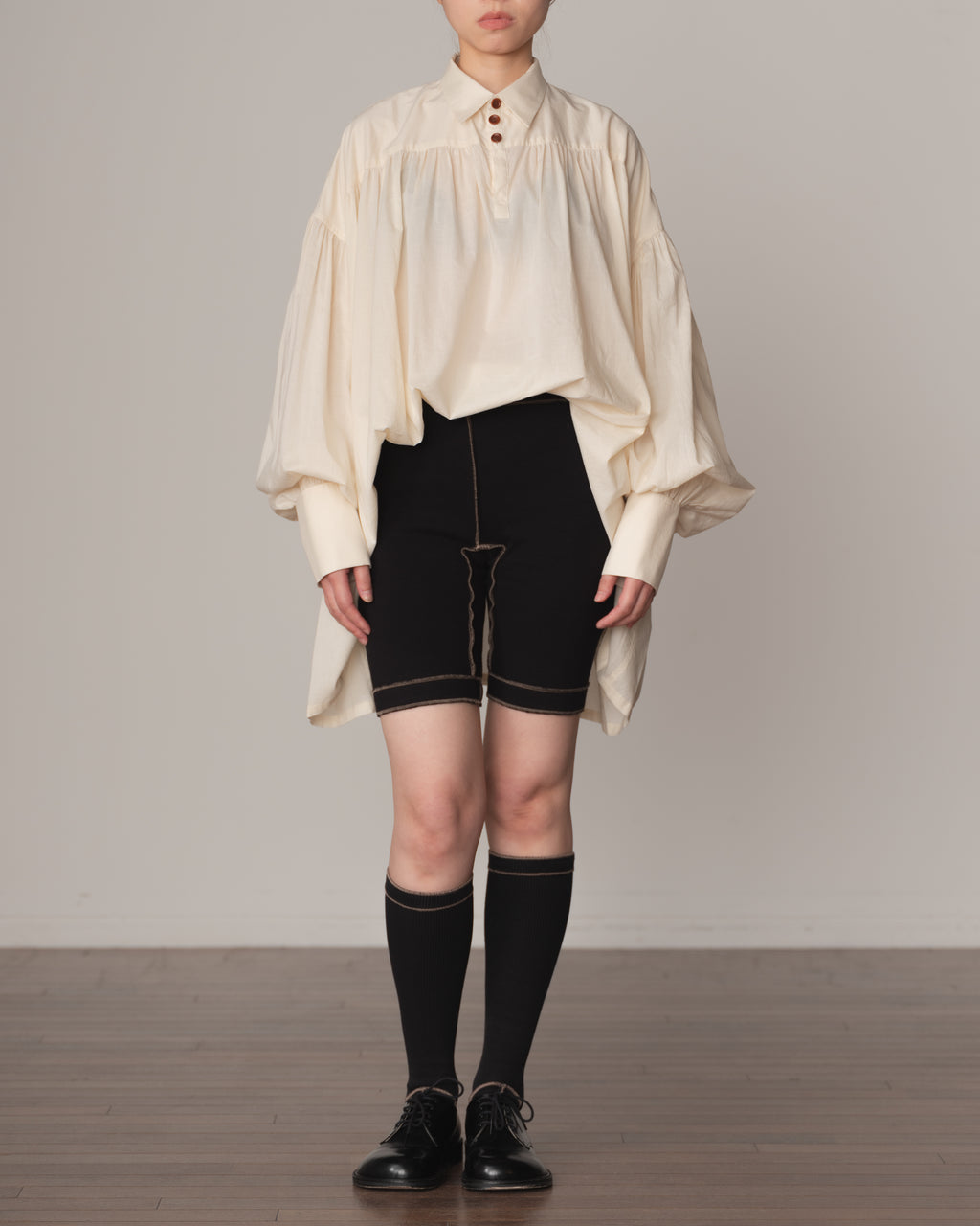 Trousers 84C Short- Cotton100% Span- Beige Stitch- Black