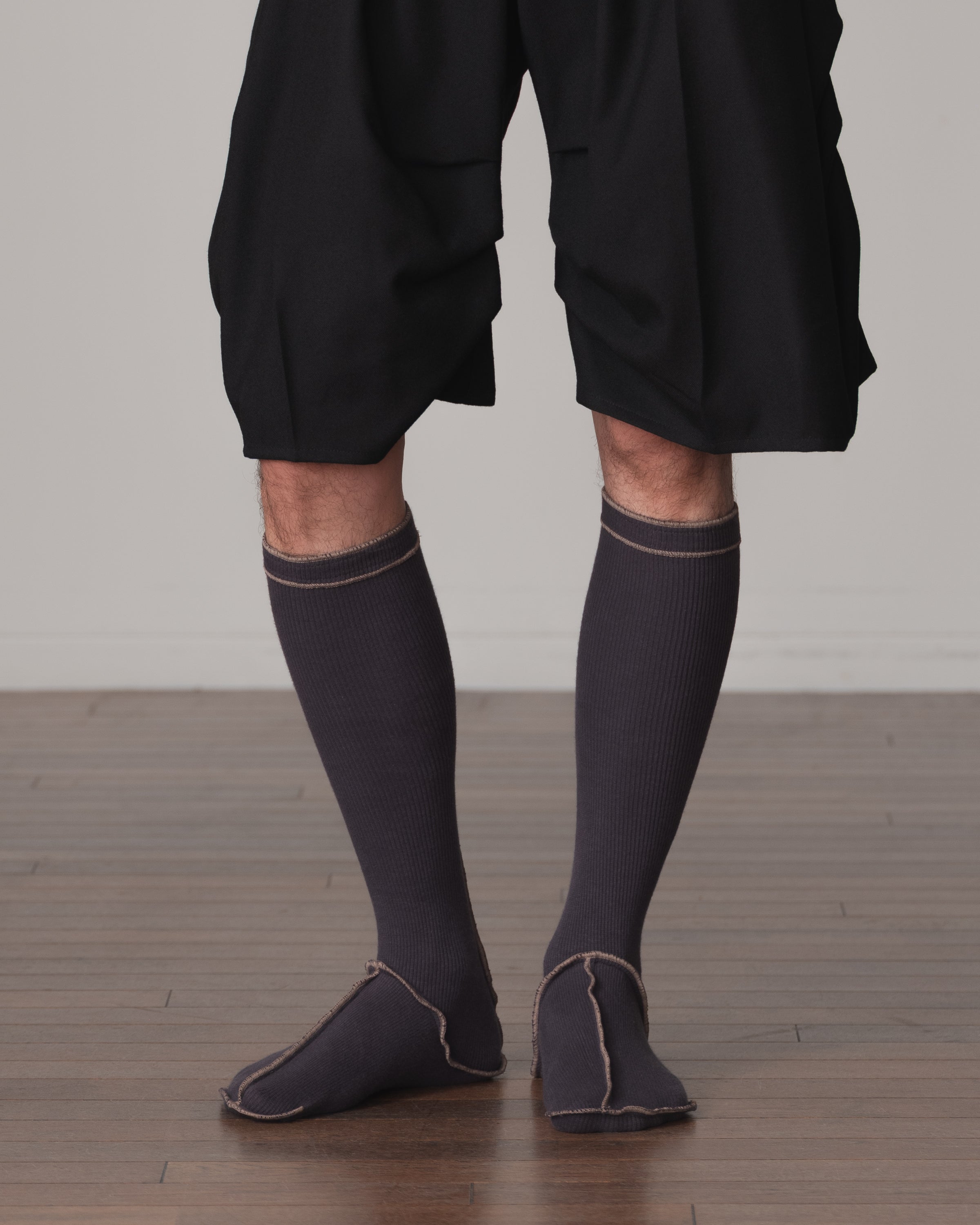 Socks Long- Cotton95% Rib- Beige <716> Stitch- Grey <20> Body