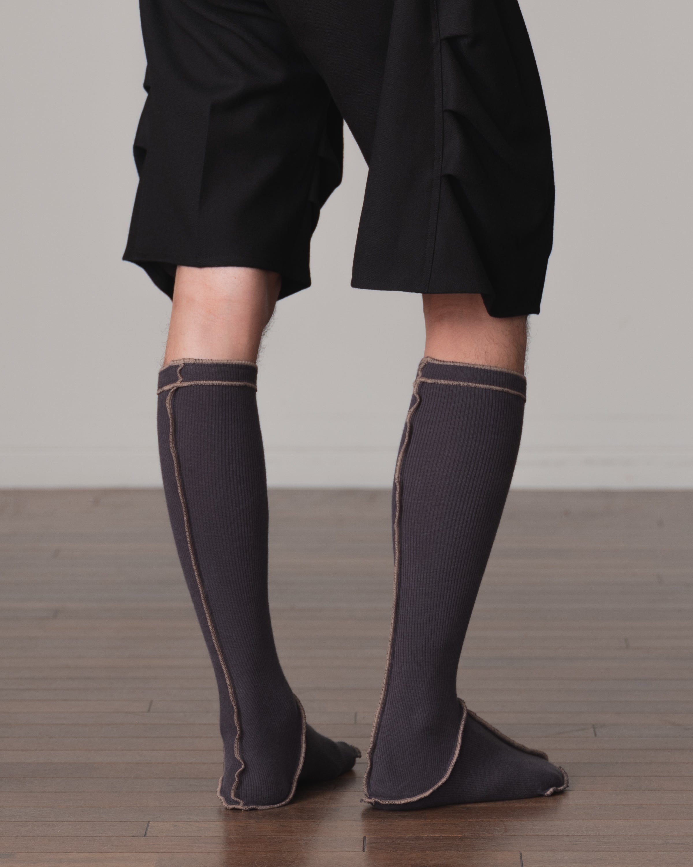 Socks Long- Cotton95% Rib- Beige <716> Stitch- Grey <20> Body