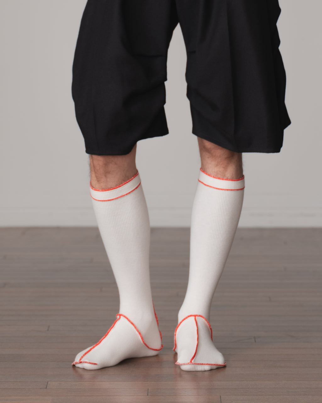Socks Long- Cotton95% Rib- Red <154> Stitch- Off White <211> Body