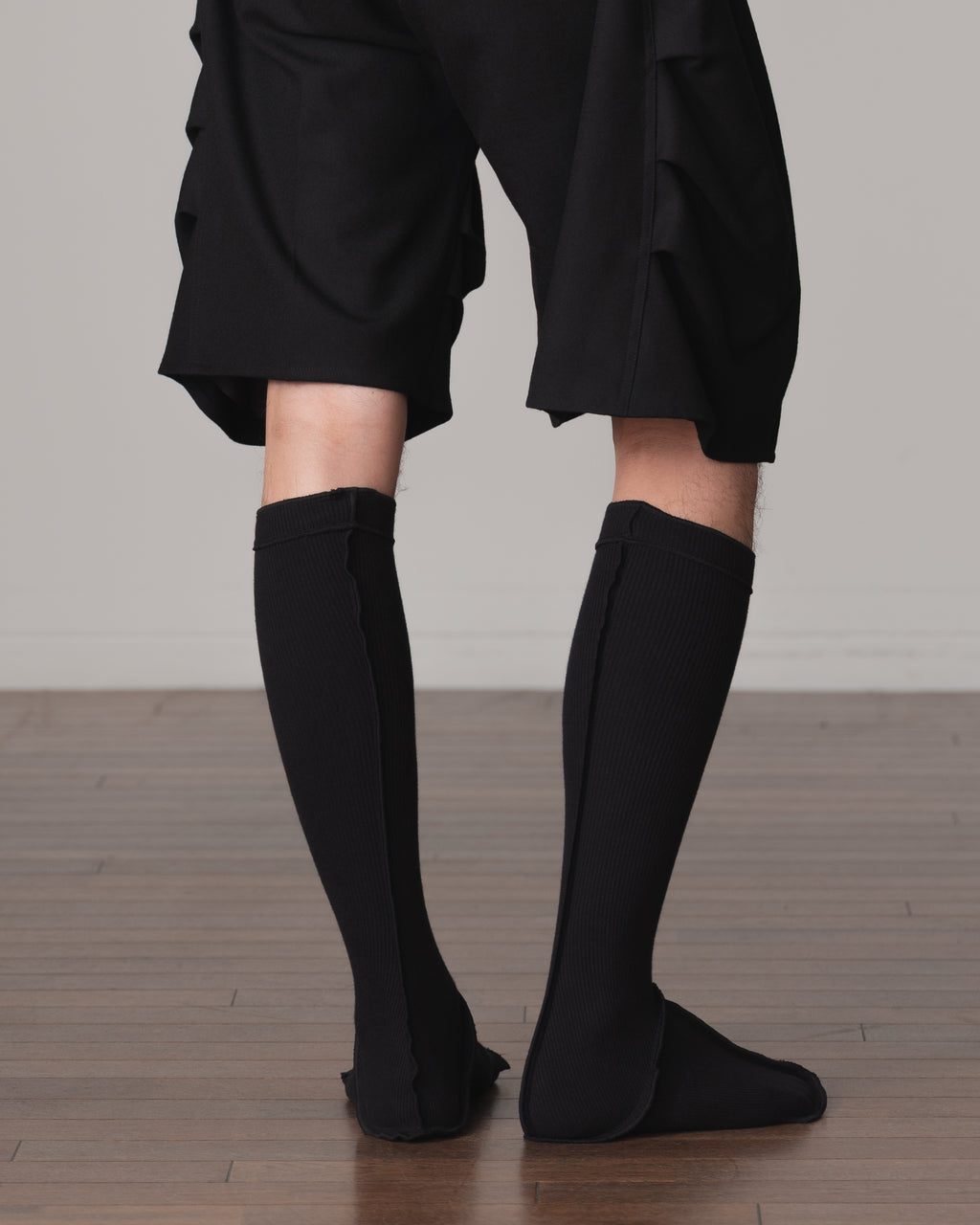 Socks Long- Cotton95% Rib- Black <402> Stitch- Black <99> Body