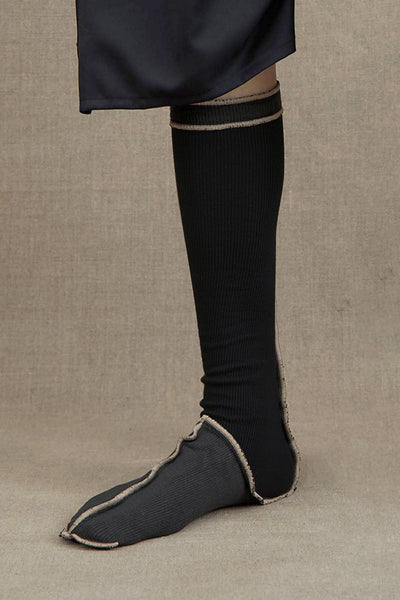 Socks Long- Grey <20>/ Black <99> Body- Beige <716> Stitch