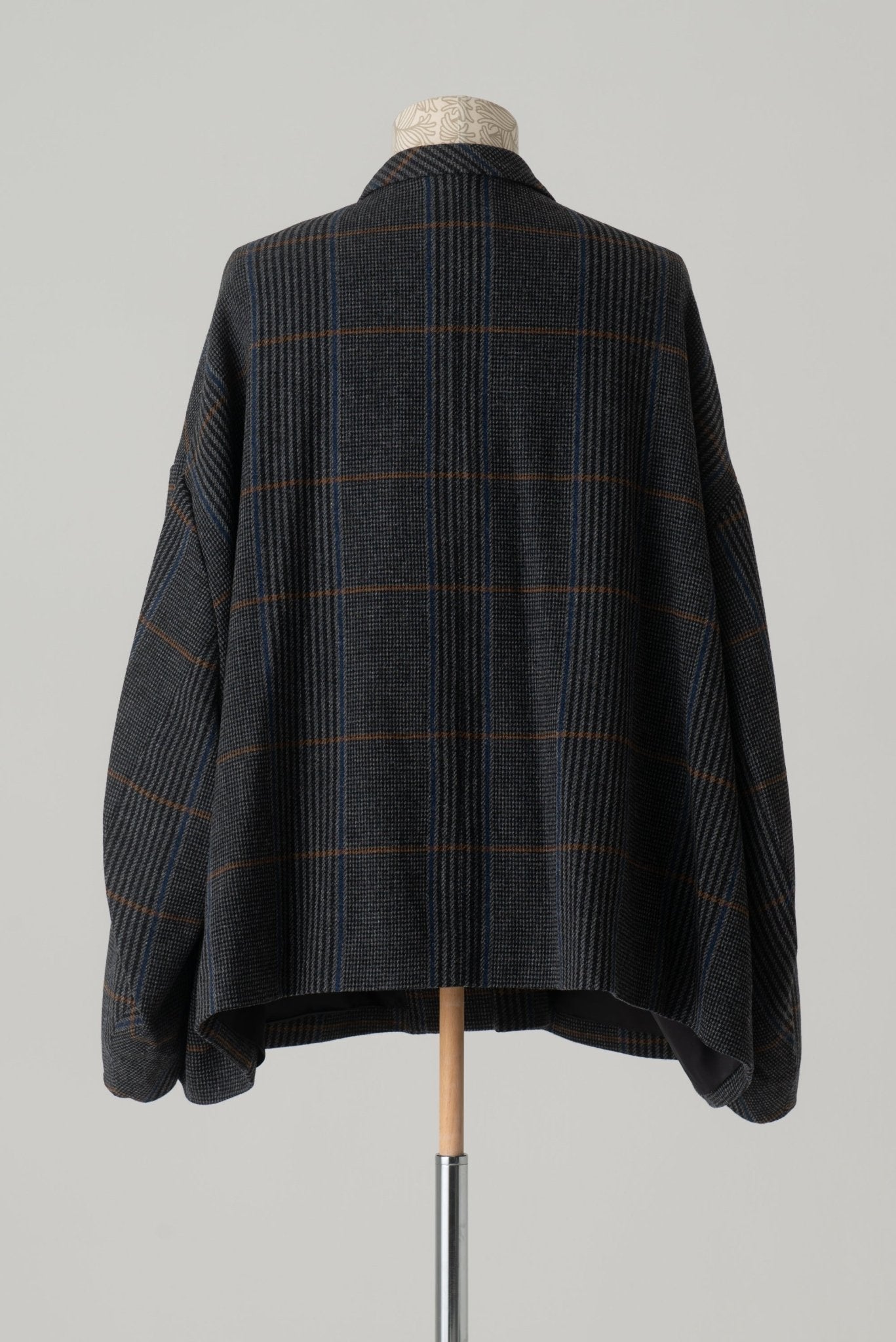 チダウユス2424様 British Designer and Artist, Christopher Nemeth / Tokyo