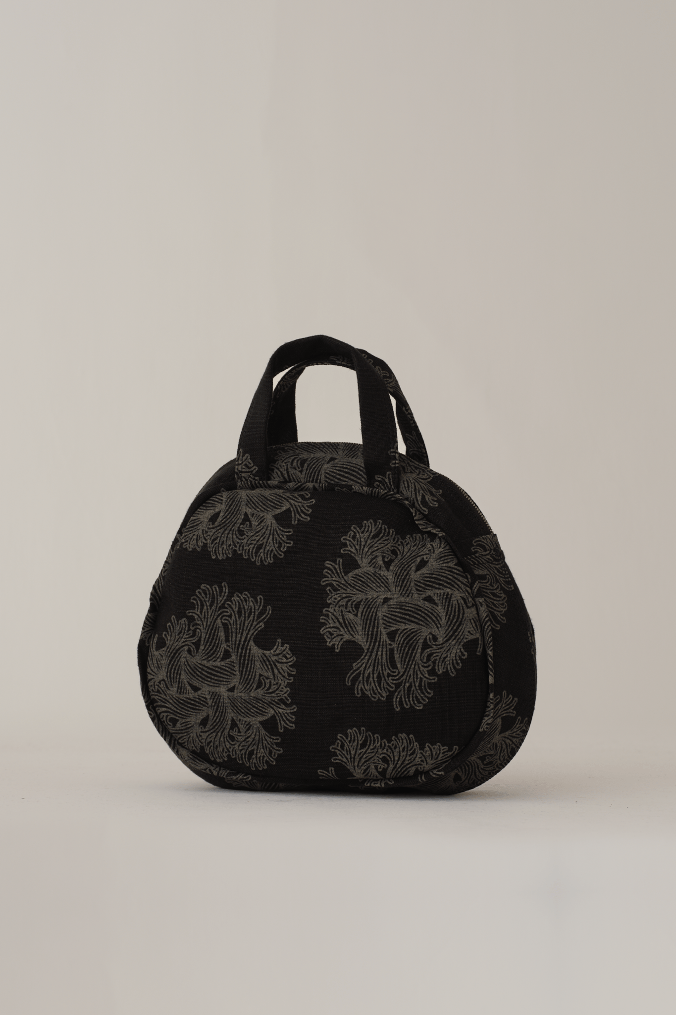 Round Bag - Linen100% Print - Emb Rope - Black - Christopher Nemeth - Accessories - Wholesale AW25 - 9000000000305