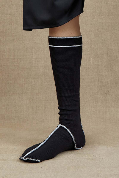 Socks Long- Black <99> Body- Ivory <83> Stitch