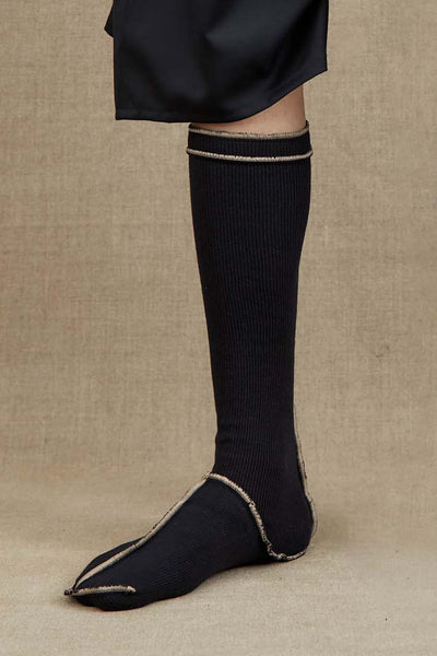 Socks Long- Black <99> Body- Beige <716> Stitch