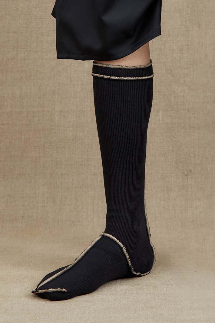 Socks Long - Black <99> Body - Beige <716> Stitch - Christopher Nemeth - Accessories - Online Store - 0000 - 20191