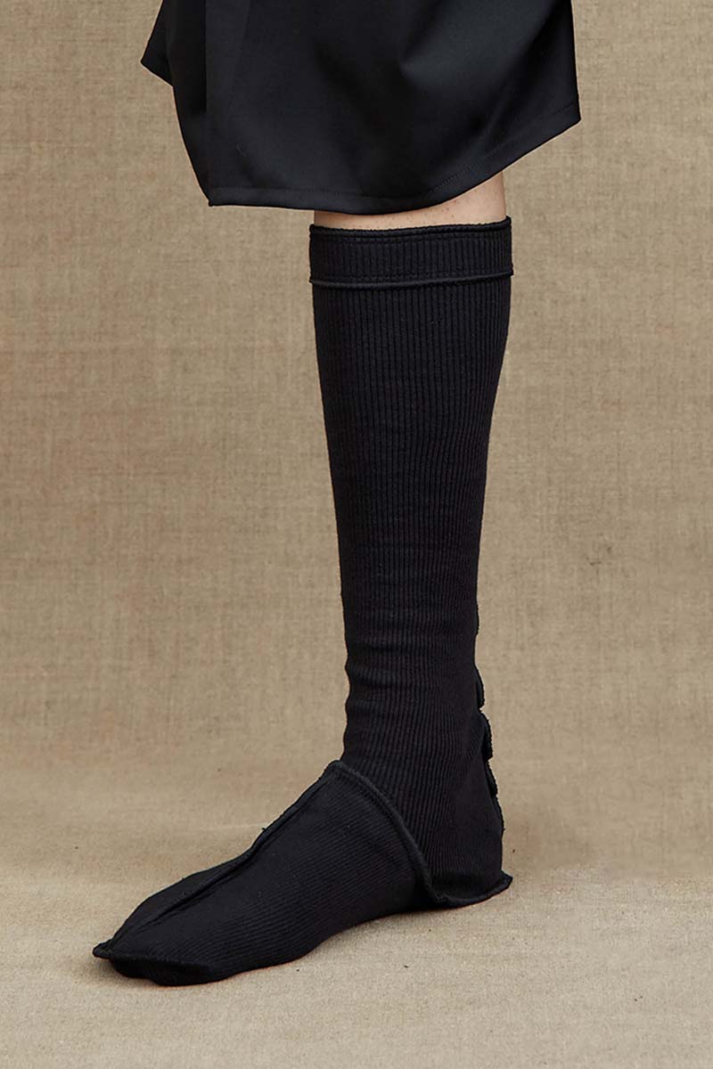 Socks Long - Black <99> Body - Black <402> Stitch - Christopher Nemeth - Accessories - Online Store - 0000 - 20211