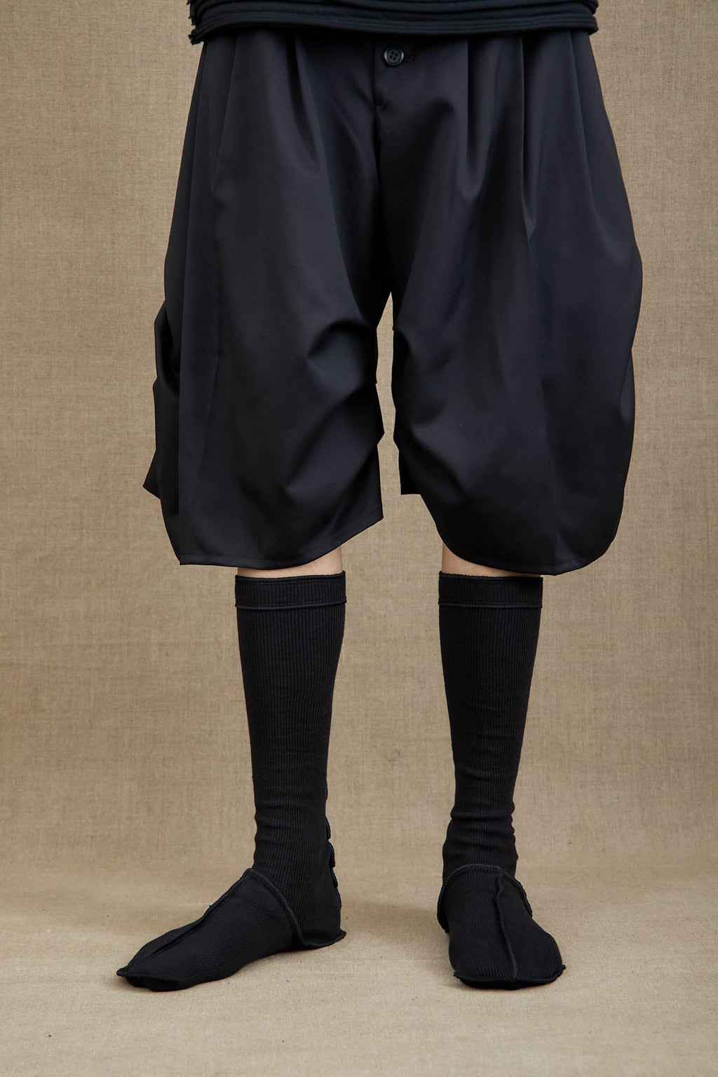 Socks Long - Black <99> Body - Black <402> Stitch - Christopher Nemeth - Accessories - Online Store - 0000 - 20211