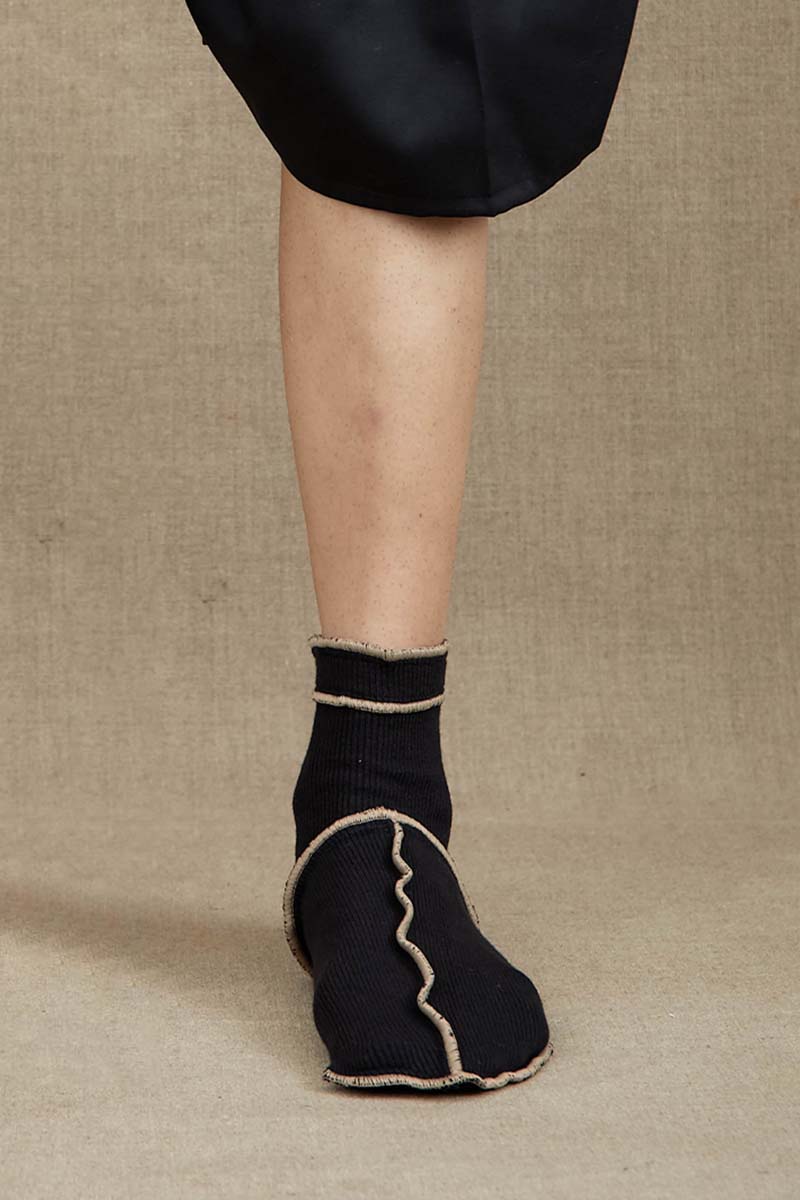 Socks Short - Black <99> Body - Beige <716> Stitch - Christopher Nemeth - Accessories - Online Store - 0000 - 20771