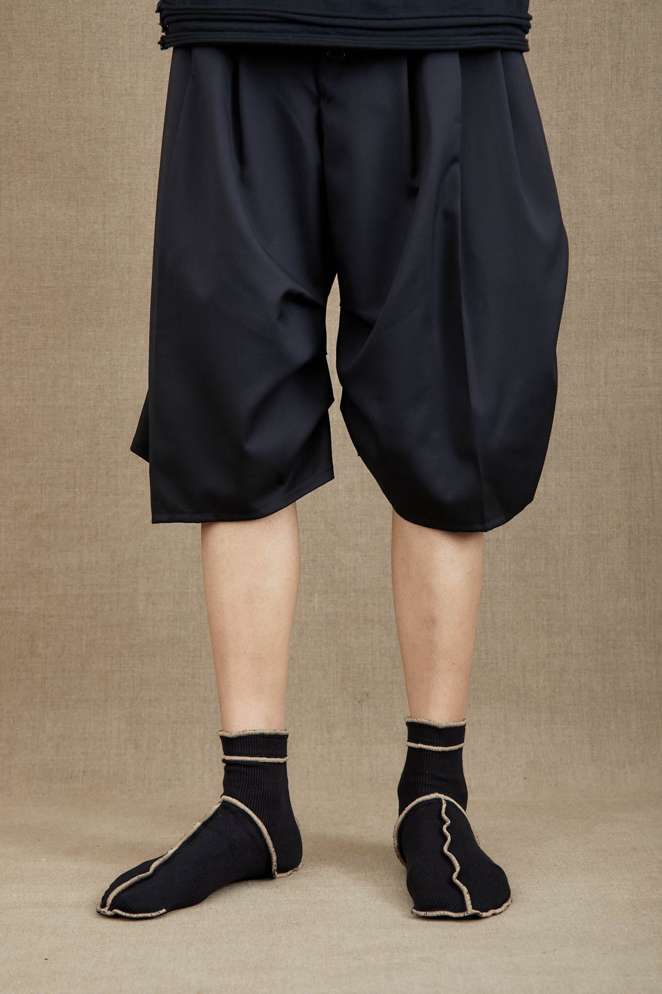 Socks Short - Black <99> Body - Beige <716> Stitch - Christopher Nemeth - Accessories - Online Store - 0000 - 20771