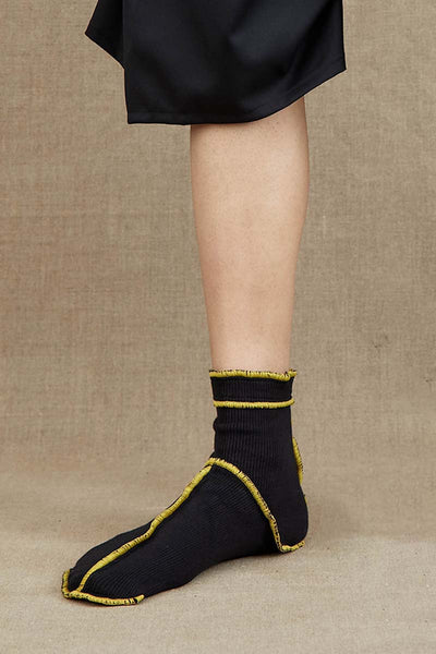 Socks Short- Black <99> Body- Yellow <25> Stitch
