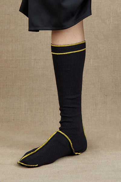Socks Long- Black <99> Body- Yellow <25> Stitch